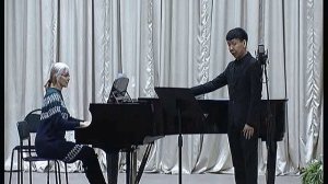 Ыллыыр Артур Боярскай, М.Н. Жирков аатынан музыкальнай колледж ырыа отделениетын выпускнига