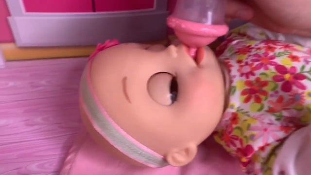 Luvabella Newborn VS Baby Alive Both Interactive Babies Spinmaster Vs Hasbro