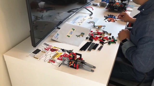 Unboxing and Building LEGO Technic 42082 (Rough Terrain Crane) смотреть онлайн
