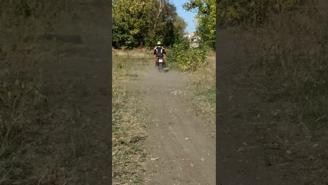 Мотоцикл для девчонок. КТМ 990 АДВ смотреть онлайн