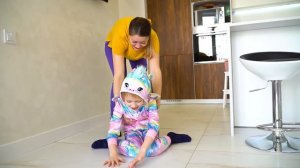 Марго превратилась в котенка Мама кошка