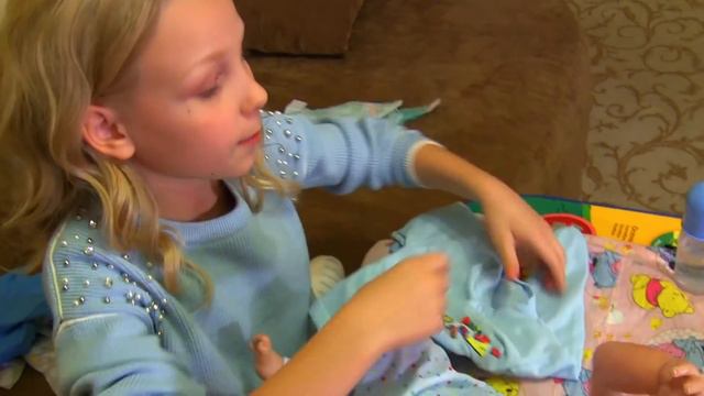 Переодевашки реборна Яшки! Приветы подписчикам! Играем в куклы Video For Kids смотреть онлайн