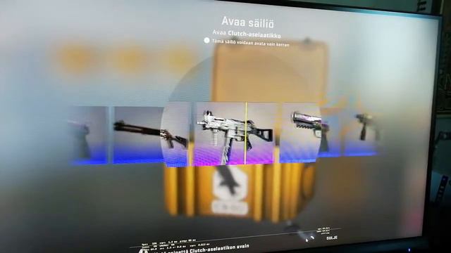 CLUTCH CASE OPENING - HYDRA-GLOVES смотреть онлайн