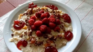 Овсяная каша с цукатами