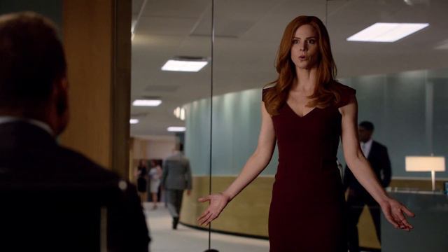 Donna helps Louis with an unexpected crisis | Suits смотреть онлайн