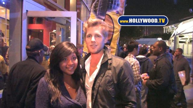 Matt Barr LA Lakers game at The Staples 112110 YT смотреть онлайн