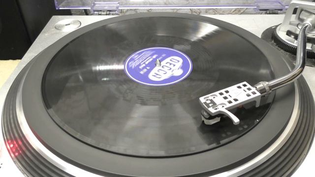 Anton Karas (citer): Cafe Mozart wals. (1949) Dit is een herpersing uit 1956. смотреть онлайн