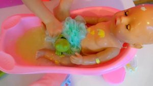 Кукла Беби Бон Катя.Купаем пупсика. Катя и Эльвира Мамы и Дочки  DOLL BABY BORN KIDS