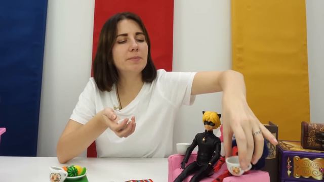 Супер Кот и Джокер поменялись телами! Видео для девочек с ЛедиБаг смотреть онлайн