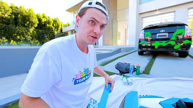 LAST TO STOP CUSTOMIZING MINI LAMBO WINS! (ft. ZHC) смотреть онлайн