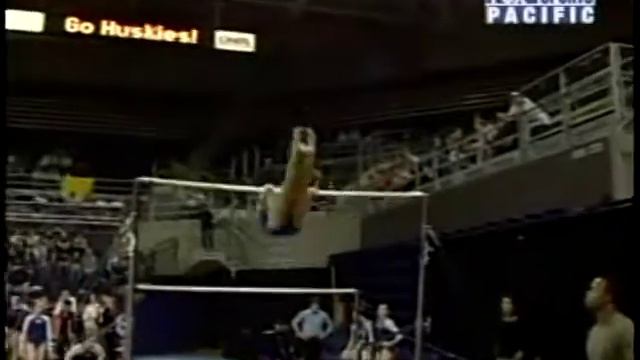 Yvonne Tousek - 2004 UCLA @ Washington Uneven Bars смотреть онлайн