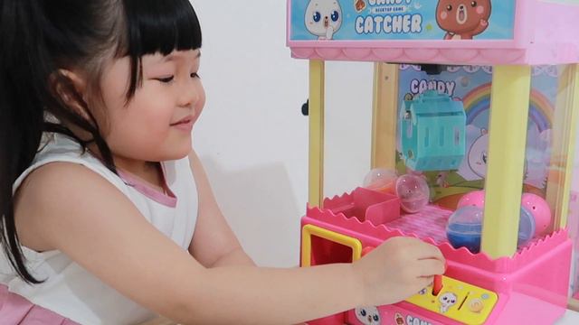 Arcade Claw Machine Kids Toys Claw Candy Catcher Unboxing смотреть онлайн