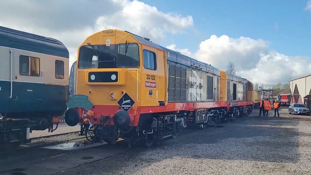 Railfreight Class 20s COLD START and moving around Crewe смотреть онлайн