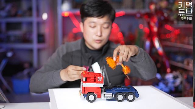 레고역사상 최초의 변신 제품! LEGO 10302 트랜스포머 옵티머스 프라임 смотреть онлайн