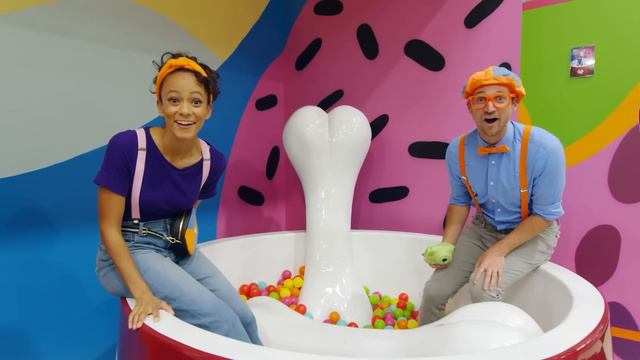 Blippi, Meekah, and Ms. Rachel's Playdate CHALLENGE! Who Can Have the Most Fun? + More смотреть онлайн