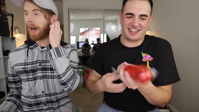 TRYING HILARIOUS TOY HACKS! смотреть онлайн