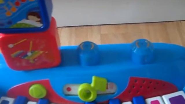 Mega Bloks Smart Build Piano toy with nursery rhymes, lights and sounds смотреть онлайн