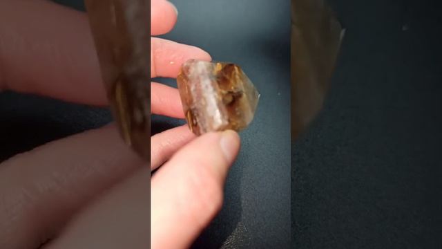 Рутиловый кварц, кристалл 28*28 смотреть онлайн