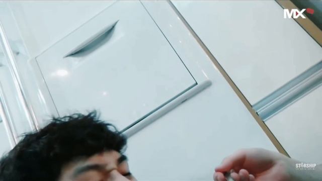 Монста х на полставки смотреть онлайн