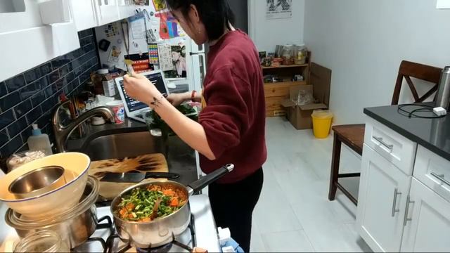 rice, lentils, Thursday смотреть онлайн