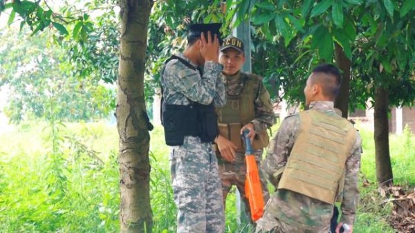 Battle Nerf War: Idiot Man Nerf Guns Mafia Team COMEDY BATTLE