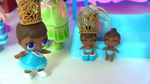 Куклы Лол Сюрприз Мультик! В гости к Барби на рождения дочек Lol Surprise Dolls