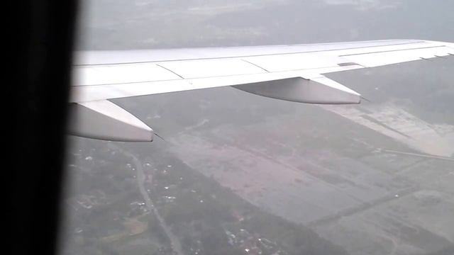 Air Asia Landing Sultan Ismail Petra Airport смотреть онлайн