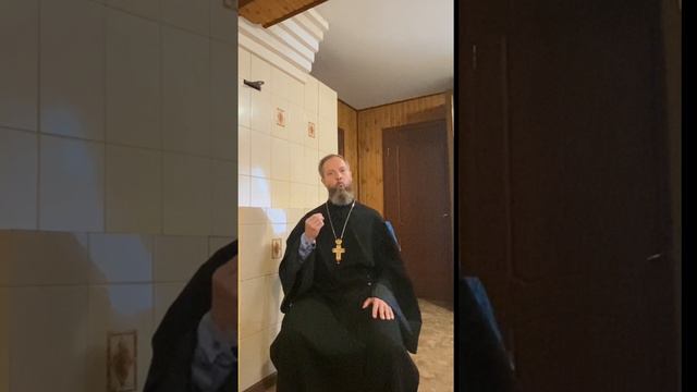 Когда нужно креститься во время службы ?