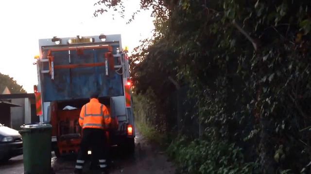 Why do we bother to sort our rubbish when it all goes in the same truck. смотреть онлайн