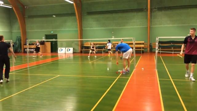 David Rasmussen spiller mod Viktor Axelsen til stjernetræning i Værløse 4. maj 2014 смотреть онлайн