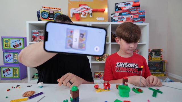 Father and Son build Mario and Luigi Super Mario LEGO starter courses смотреть онлайн
