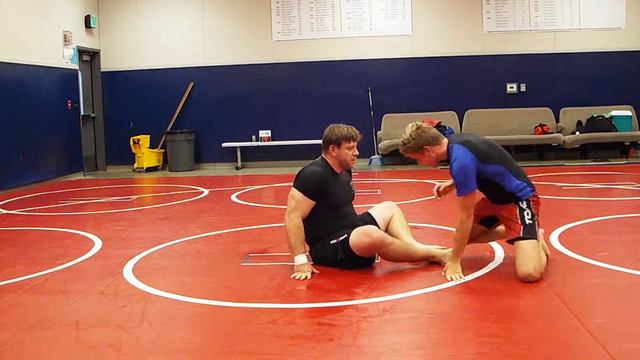 M.G.C. #392: Double Under Control Hook Lift from Butterfly To 1Leg X Guard Entry Sweep (B) смотреть онлайн
