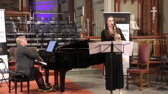 Kristin Alstad Rukke performs Lars Erik Larsson: Raschèr Valse смотреть онлайн