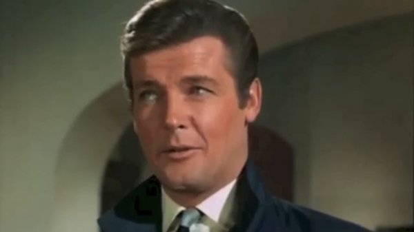 The Saint 'Vendetta For The Saint' (1969) | Escape (Clip 5) - Roger Moore Ian Hendry