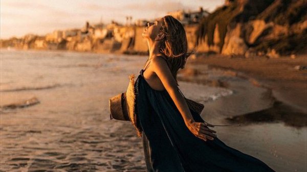 Vancouver Sleep Clinic & GXNXVS - Hold On We're Going Home