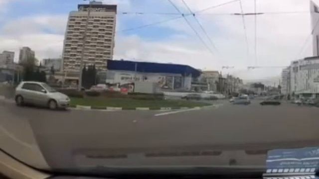 Молдавский полицейский подумал что он в Румынии 😂😂😂😂😂 смотреть онлайн