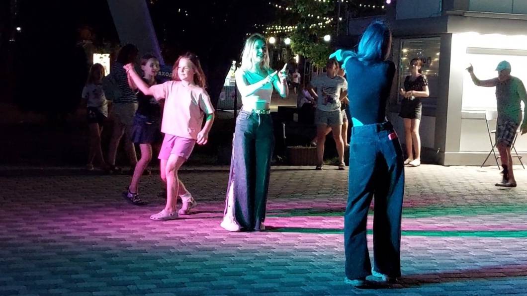 🔥#7. Пятничная зажигательная дискотека в Парке Им. Октябрьской Революции. (5.07.2024)🔥 смотреть онлайн