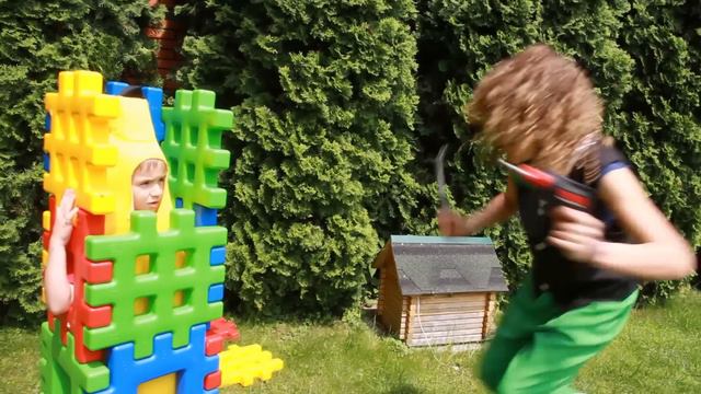 Максим и сыщик расследуют куда пропал слоненок смотреть онлайн