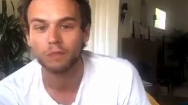 Closer To Perfection (Brandon Flynn Video) смотреть онлайн