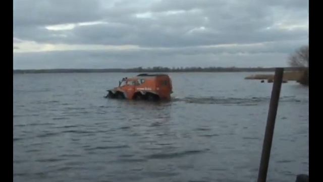 Тест Вездехода Z 8х8 на плаву.wmv смотреть онлайн