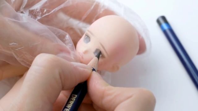 Repainting An Obitsu Head - Tutu
