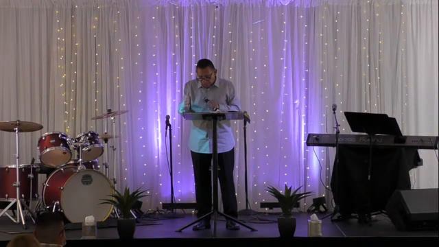 Sunday Service: "Prayer in Action" - Pastor Raul & Alice Escobedo смотреть онлайн