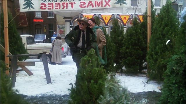 Gremlins Opening Featuring Darlin Love's "Christmas Baby Please Come Home" www.vinniefavale.com смотреть онлайн