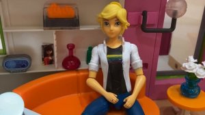 Лайла отомстила Маринетт и она теперь с Адрианом. Персонажи Леди Баг