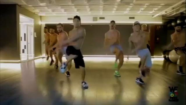 Last Dance - Donna Summer ( Flash Mob ) смотреть онлайн