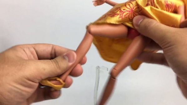 Disney store: NEW Elena of Avalor Wardrobe set doll Review