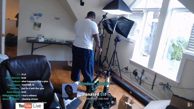 TWOMAD BREAKS HIS WINDOW ON STREAM ! смотреть онлайн