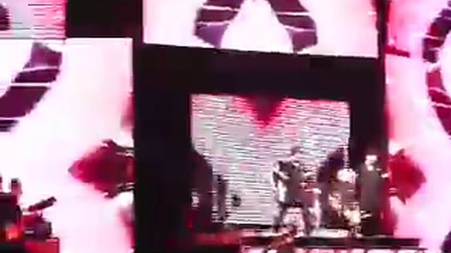Madonna Candy Shop "Opening" Live Last Night смотреть онлайн