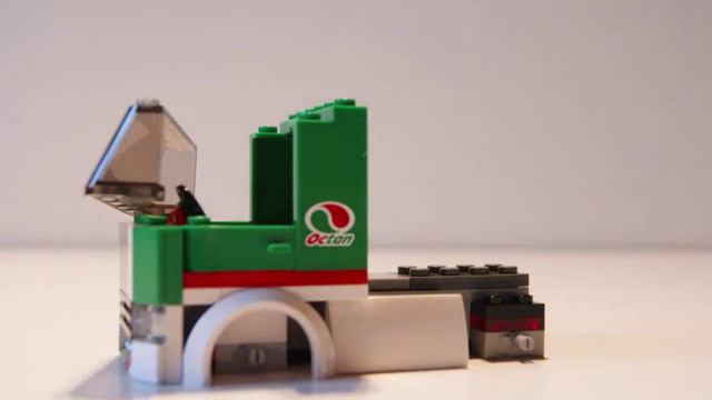 Lego City 2013 - 60025 Grand Prix Truck! Stop Motion Review смотреть онлайн