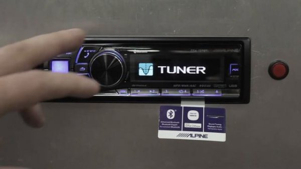 Alpine CDA137bti